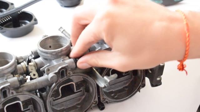 How to clean MOTORCYCLE carburetors, thoroughly! смотреть онлайн