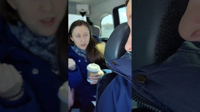 Санкт Петербург, дорога домой с приключениями, у Димы раздуло лицо. 5.03.23 смотреть онлайн