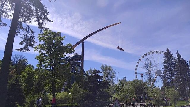 Аттракцион "Ракета". Диво Остров. смотреть онлайн