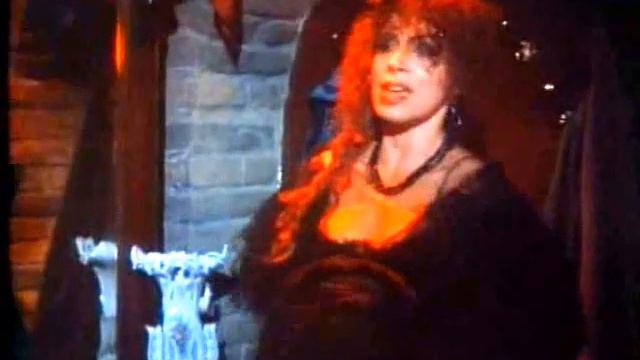 RAUL JULIA Tango - Mack the Knife смотреть онлайн