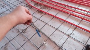 Теплый водяной пол своими руками, укладка трубы pex,  залива стяжка, укладка сетки, утепление пола