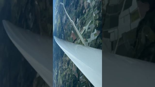 Мертвая Петля рядом с осенним облаком смотреть онлайн