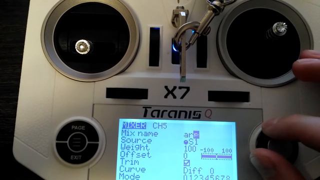 Назначение тумблера каналу в Taranis qx7 смотреть онлайн
