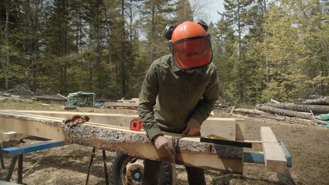 Cutting Logs to Length - Making Square Cut on Logs with Wane смотреть онлайн