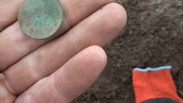 Нашёл Корону Российской Империи и большую шайбу Treasure Hunters Metallist смотреть онлайн