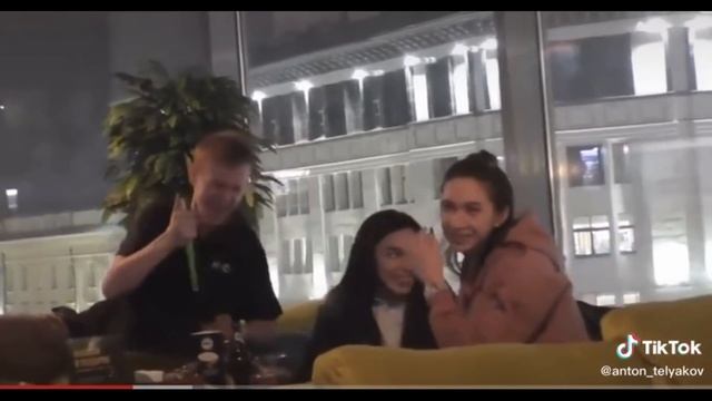 АНТОН ТЕЛЯКОВ ЛУЧШИЕ ПРАНКИ / ВОРКУТИНСКИЙ ТАКСУЕТ / ВОЗЬМИ СВЕТ / ВЫНОСИТ МОЗГ ПРОХОЖИМ смотреть онлайн