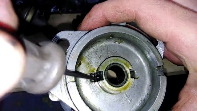 Замена сальника трамблера ВАЗ 2108 - 099. Подробно. смотреть онлайн