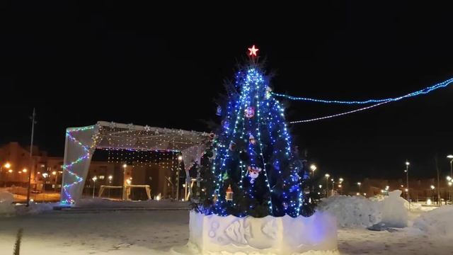 Новогодняя ёлка, Уфа, парк "Южный" (Christmas tree, Ufa, Yuzhny park) смотреть онлайн