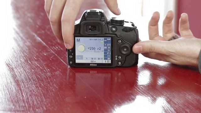 Nikon D3200 Guide - Tip #3 - Increasing Monitor Brightness смотреть онлайн