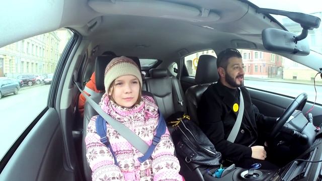 Михаил Галустян за рулем такси