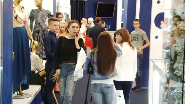 Ночь скидок в ТЦ Этажи смотреть онлайн