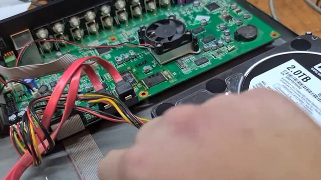 FALKONEYE 16 Channel H.264 Digital Video Recorder  ребутится