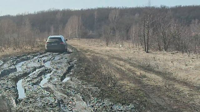 Шкода Кодиак 2.0 TDI Пробую проехать участок с грязью смотреть онлайн