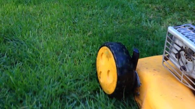 Gräsklipparen (Lawn mower) in action! l смотреть онлайн