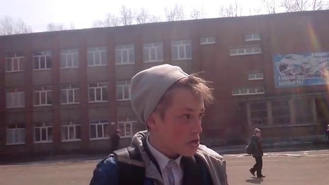 бомж поздровлят девушек с 8 марта смотреть онлайн