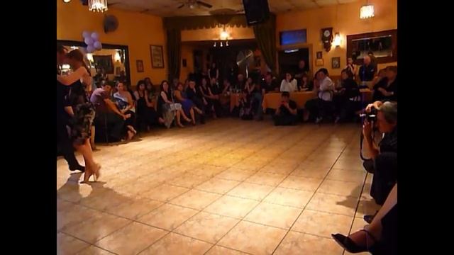 JAVIER RODRIGUEZ Y ANDREA MISSE - BUENOS AIRES TANGO CLUB - STGO. CHILE смотреть онлайн