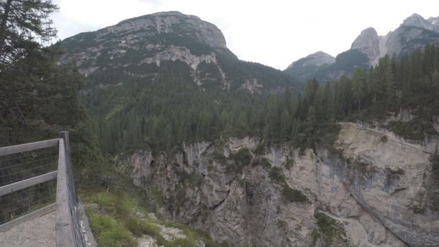 [4K] The Dolomites, Cortina d'Ampezzo Italy - GoPro Hero 5 Black + Feiyu Tech G5 смотреть онлайн