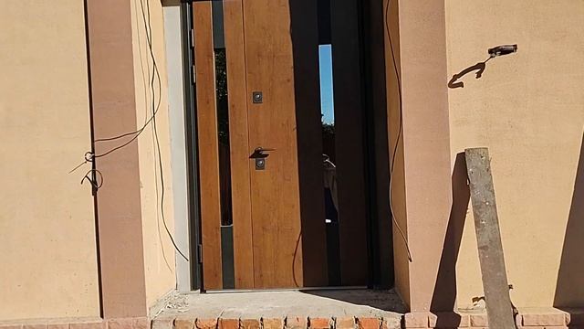 Установка входных дверей