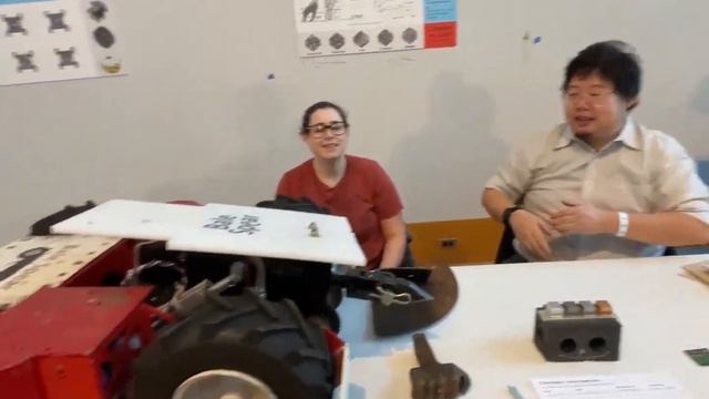 2022 Philadelphia Maker Faire: Bale Spear, the Farm-Built Battle Bot. смотреть онлайн