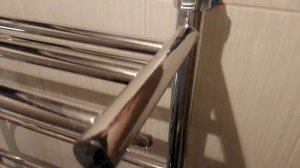 Стравливание лишнего воздуха из полотенцесушителя, через кран Маевского.