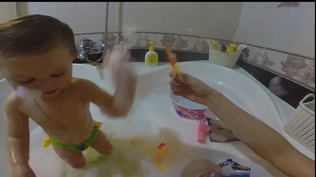 Игрушка "Ловись Рыбка" РАСТУЩИЙ КРАБ ВАННАЯ с пенкой Видео для Детей и Малышей смотреть онлайн