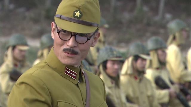 游擊隊誤入日軍陷阱，游擊隊長身受重傷，抱著日軍士兵拉響了最後一顆手雷！ смотреть онлайн