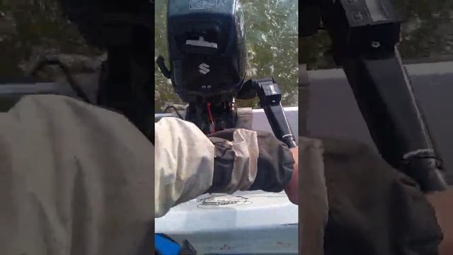 Solas Amita 4 диаметр 9 1/4 шаг 10. Двигатель Suzuki DT15as. Лодка Пингвин.