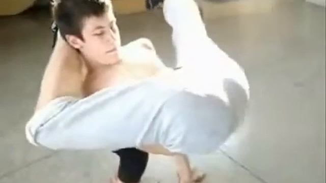 Tricks Combo смотреть онлайн