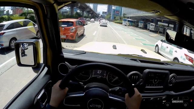 Jeep Wrangler Unlimited Sahara (JL) - POV City Drive смотреть онлайн