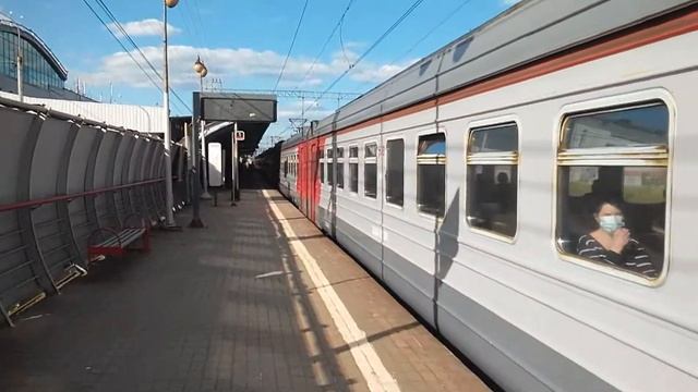/ Электропоезд «ЭД4М-0213» с сообщением «Пушкино» - «Москва-Ярославская» на платформе «Перловская»