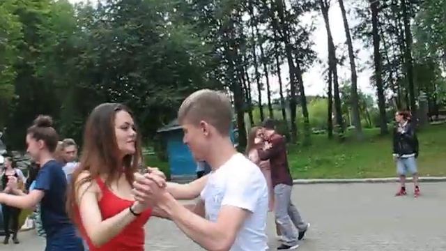 бачата в ЦПКиО смотреть онлайн