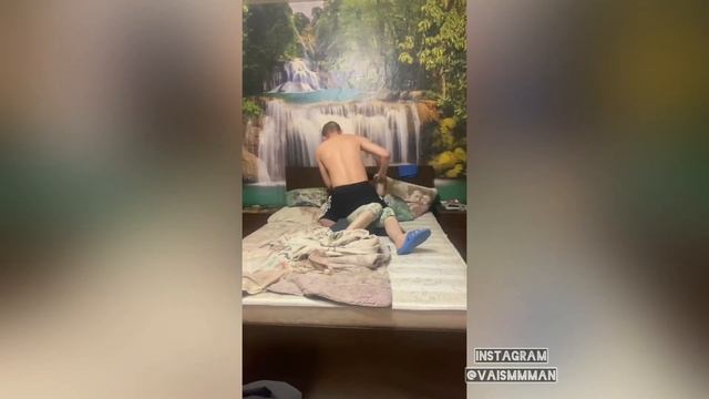 БЕЗУМНЫЙ ПАША СНОВА ПОДРАЛСЯ С ИРИШКОЙ ЧИКИ ПИКИ БЬЕТ ЗНАЧИТ ЛЮБИТ смотреть онлайн