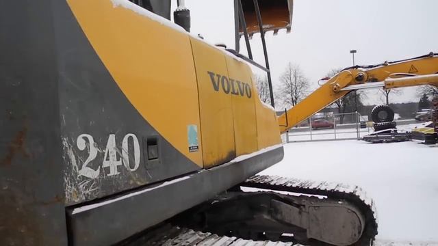 KOPARKA GĄSIENICOWA VOLVO EC 240 смотреть онлайн