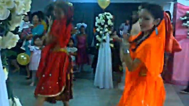 Танец в кафе "Нургул" г. Байконур смотреть онлайн