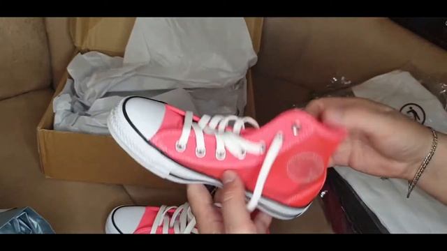 Распаковка посылки Asos | Самые дешевые Конверсы | ОБЗОР CONVERS | Паленая коробка CONVERS. смотреть онлайн