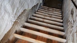 Лестница в подвал своими руками: некоторые секреты и ноу хау