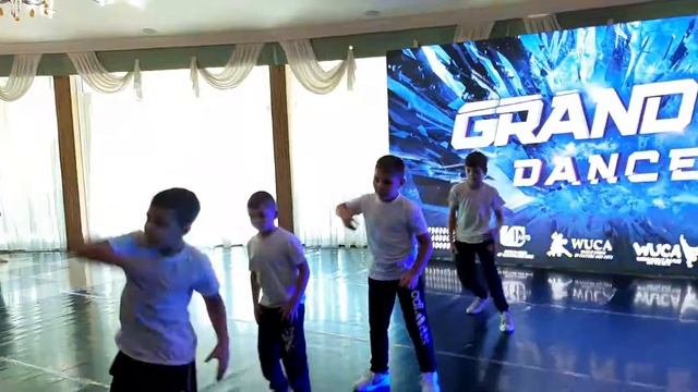 ?????Art Dance-2020!??????Мини группа-танец Хип хоп!?????? смотреть онлайн