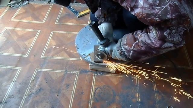Как можно вырезать диски, большие шайбы болгаркой смотреть онлайн