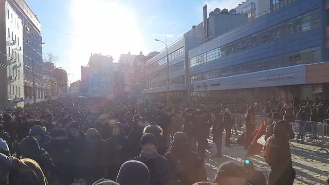 ШОК! 07.01.2022 г. 35 тысяч мусульман собрались на пятничный намаз! #намаз #мусульмане смотреть онлайн