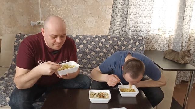 Ролтон и доширак из пятерочки/ какая на вкус невкусная лапша смотреть онлайн