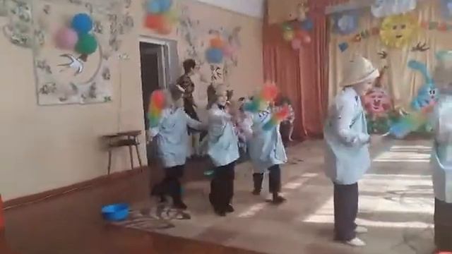 Утренник в детском саду к 8 марта"Банщики" смотреть онлайн