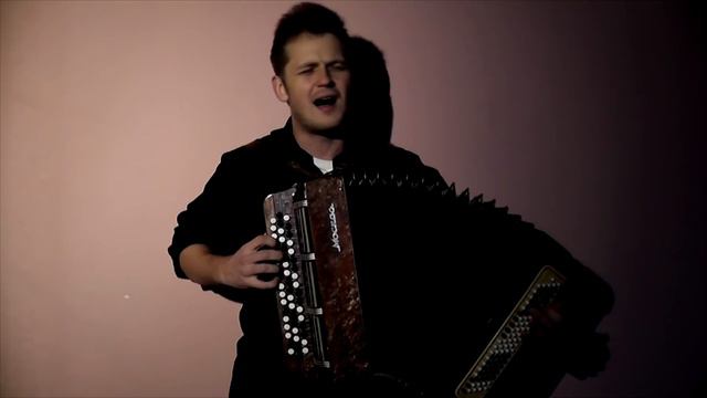 И. Растеряев - Месяц (кавер под баян) смотреть онлайн