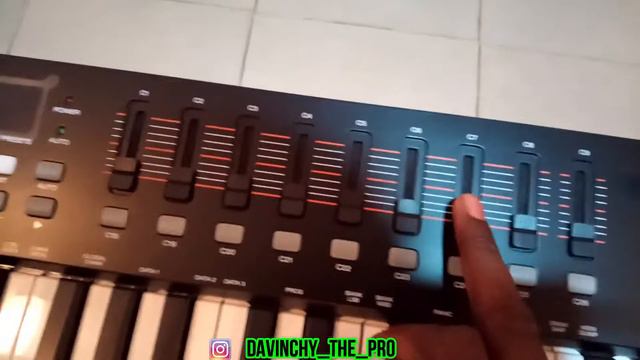 M AUDIO OXYGEN 49 KEYBOARD REVIEW BY DaVinchy the pro смотреть онлайн