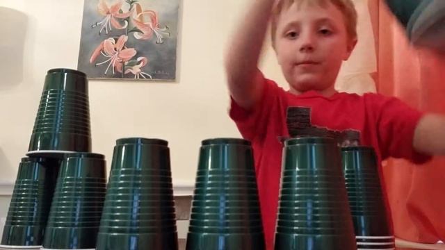 Cup Stacking Basics смотреть онлайн