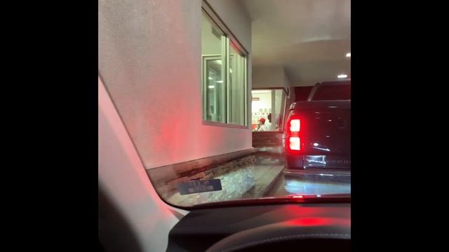 Оценочка МЕГА Популярного Фастфуда In-N-Out .LA|CA смотреть онлайн