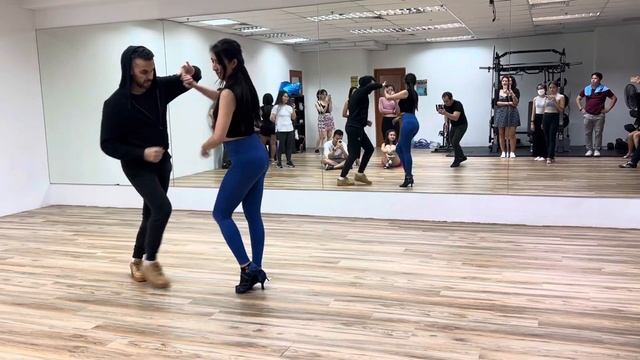 L5: Bachata Partner Dance Demo (111123) смотреть онлайн
