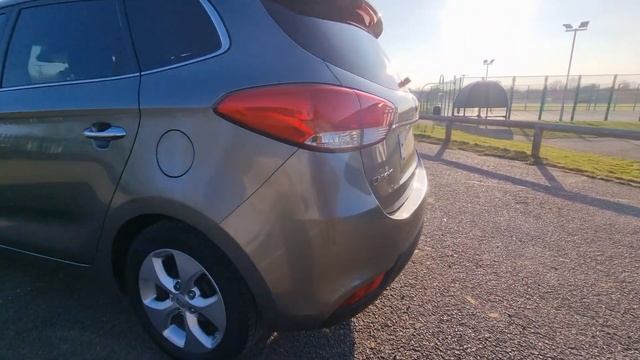 Kia Carens 1.7 CRDi 2 Auto Euro 5 5dr смотреть онлайн