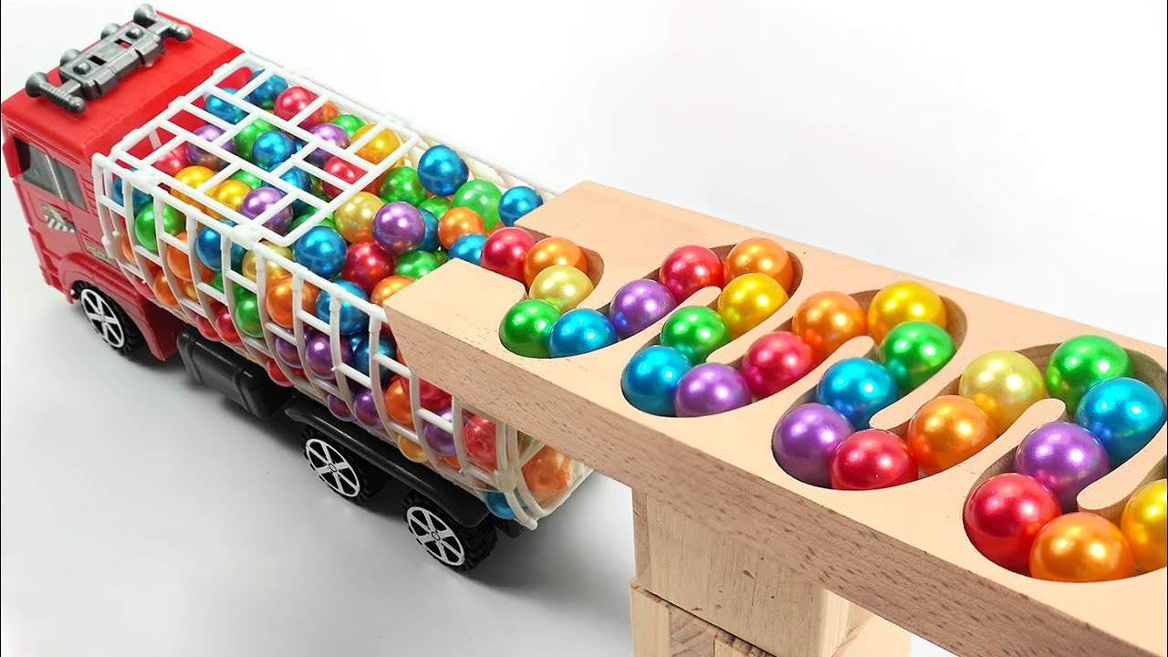 Мраморный забег ASMR Race HABA Slope & самосвал Экскаватор Машина скорой помощи Вилочный погрузчик М смотреть онлайн