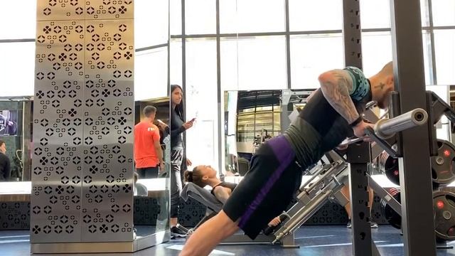 Отжимания от грифа смотреть онлайн