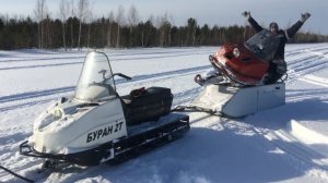 *Буран* тащит нарту с бураном.